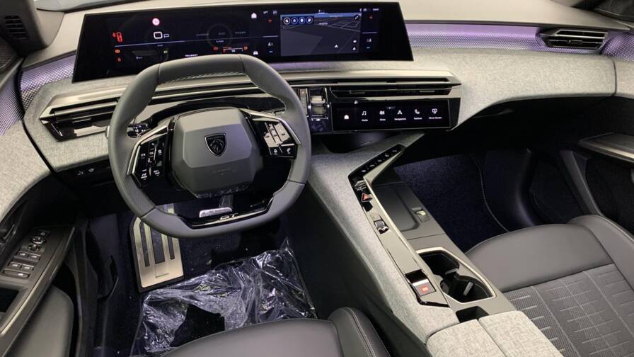 Mandataire Automobile neuf, recherche de Peugeot 3008-hybrid-145-e-dcs6-gt - E-Motors