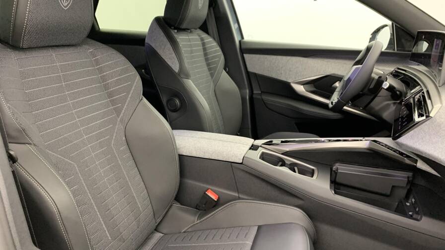 Mandataire Automobile neuf, recherche de Peugeot 3008-hybrid-145-e-dcs6-gt - E-Motors