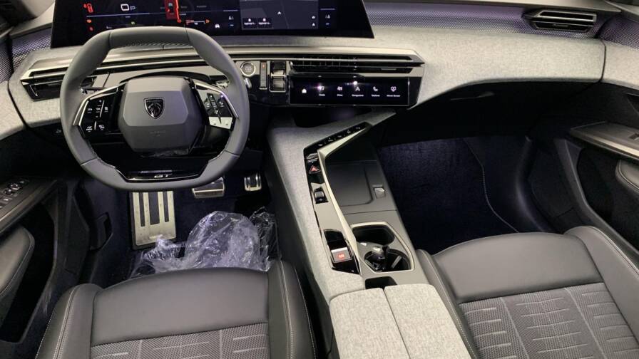 Mandataire Automobile neuf, recherche de Peugeot 3008-hybrid-145-e-dcs6-gt - E-Motors