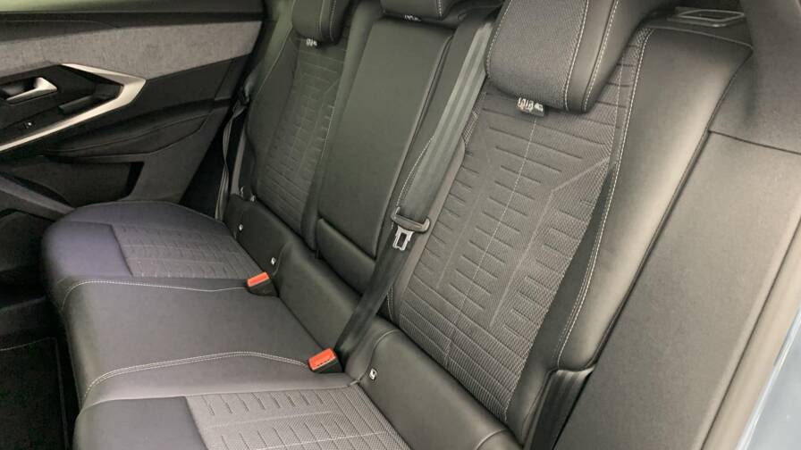 Mandataire Automobile neuf, recherche de Peugeot 3008-hybrid-145-e-dcs6-gt - E-Motors