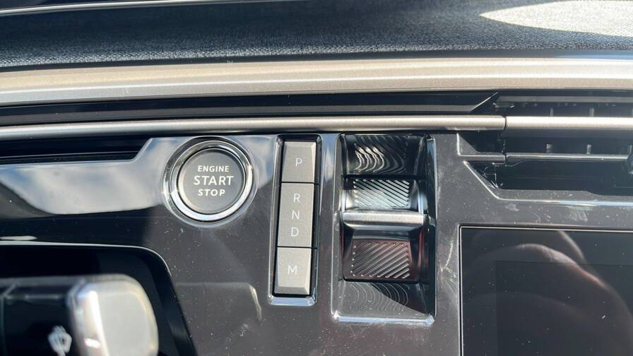 Mandataire Automobile neuf, recherche de Peugeot 3008-hybrid-145-e-dcs6-gt - E-Motors