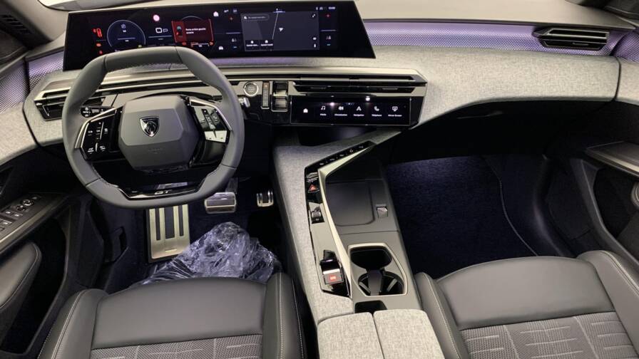 Mandataire Automobile neuf, recherche de Peugeot 3008-hybrid-145-e-dcs6-gt - E-Motors