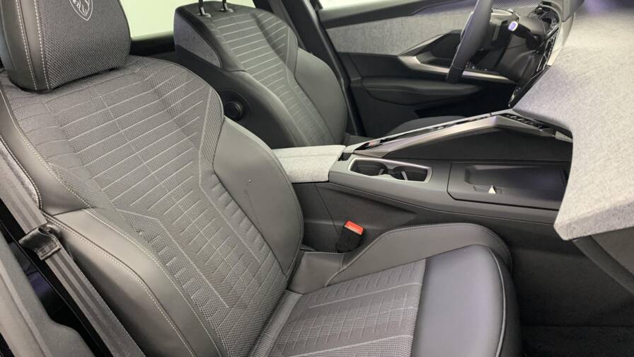 Mandataire Automobile neuf, recherche de Peugeot 3008-hybrid-145-e-dcs6-gt - E-Motors