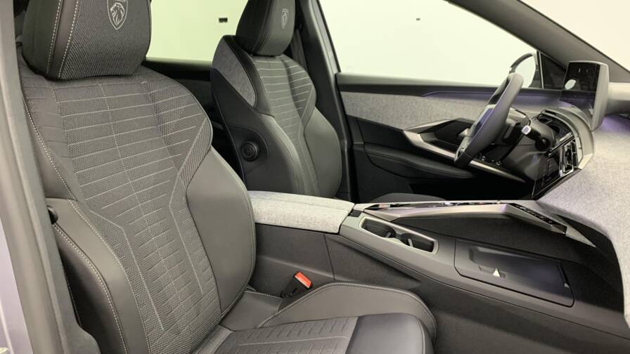 Mandataire Automobile neuf, recherche de Peugeot 3008-hybrid-145-e-dcs6-gt - E-Motors