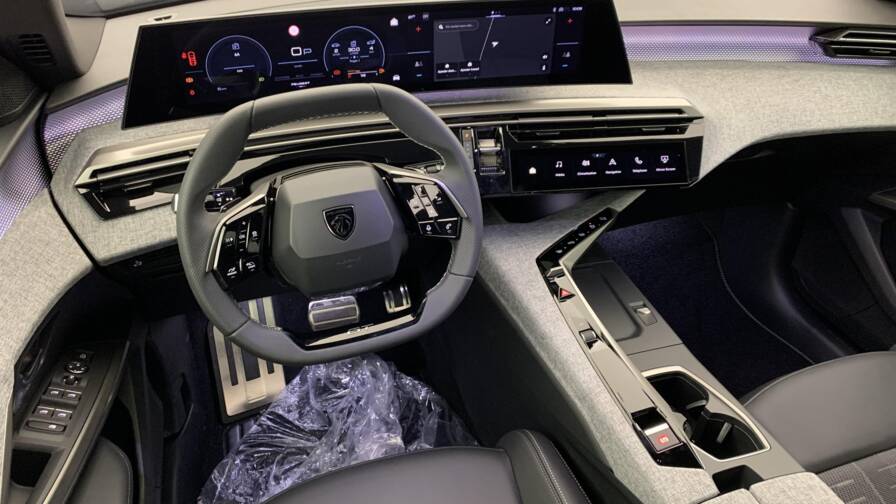 Mandataire Automobile neuf, recherche de Peugeot 3008-hybrid-145-e-dcs6-gt - E-Motors