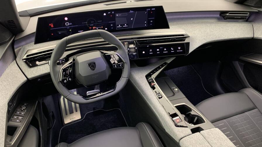 Mandataire Automobile neuf, recherche de Peugeot 3008-hybrid-145-e-dcs6-gt - E-Motors