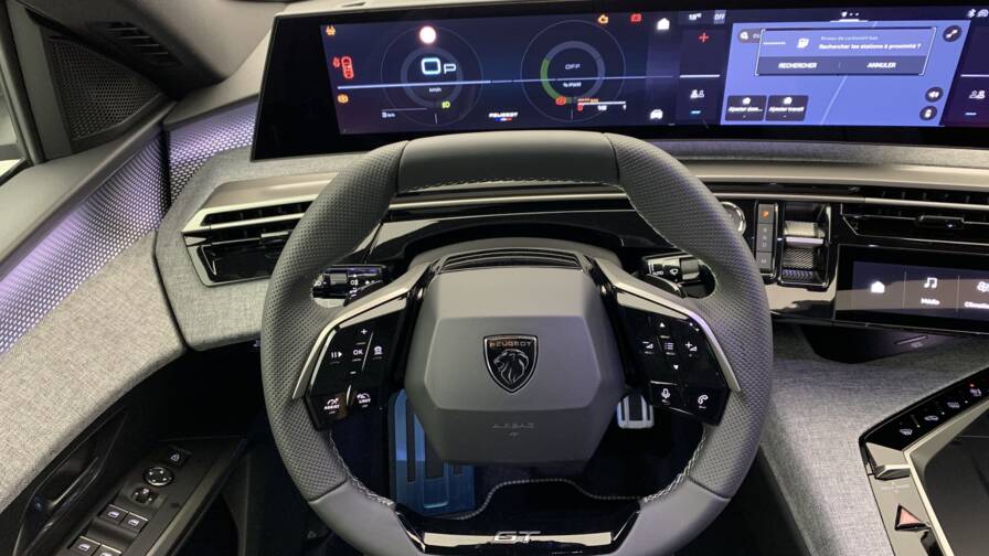 Mandataire Automobile neuf, recherche de Peugeot 3008-hybrid-145-e-dcs6-gt - E-Motors