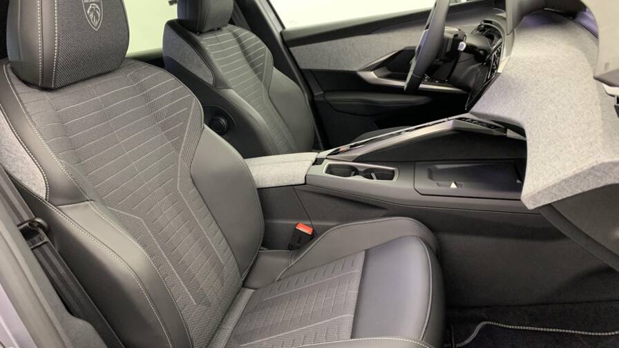 Mandataire Automobile neuf, recherche de Peugeot 3008-hybrid-145-e-dcs6-gt - E-Motors