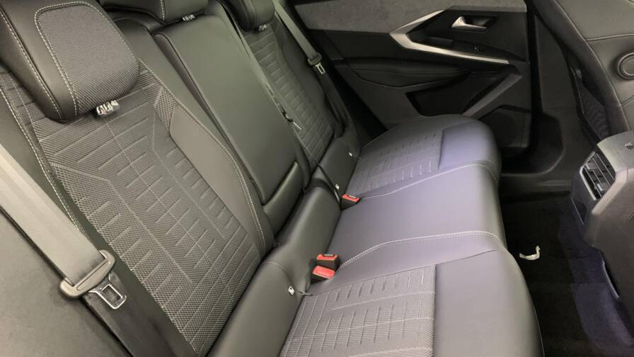 Mandataire Automobile neuf, recherche de Peugeot 3008-hybrid-145-e-dcs6-gt - E-Motors