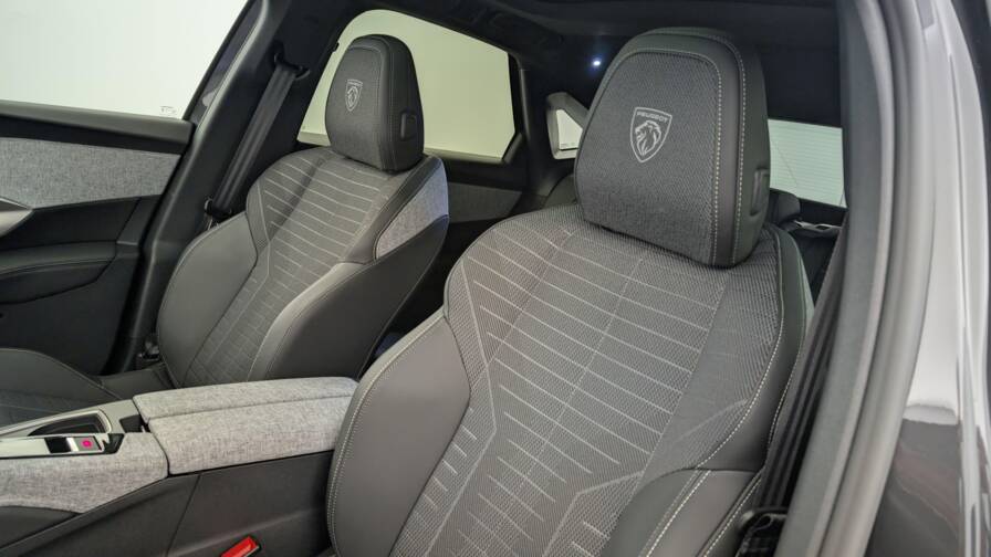 Mandataire Automobile neuf, recherche de Peugeot 3008-hybrid-145-e-dcs6-gt - E-Motors