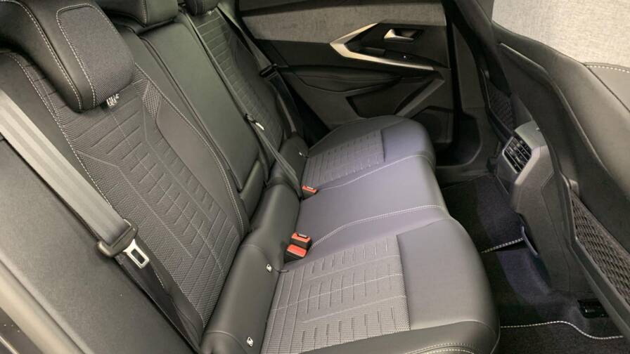 Mandataire Automobile neuf, recherche de Peugeot 3008-hybrid-145-e-dcs6-gt - E-Motors