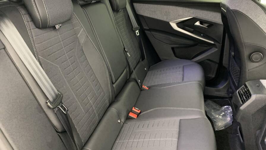 Mandataire Automobile neuf, recherche de Peugeot 3008-hybrid-145-e-dcs6-gt - E-Motors