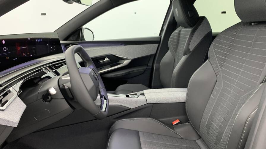 Mandataire Automobile neuf, recherche de Peugeot 3008-hybrid-145-e-dcs6-gt - E-Motors