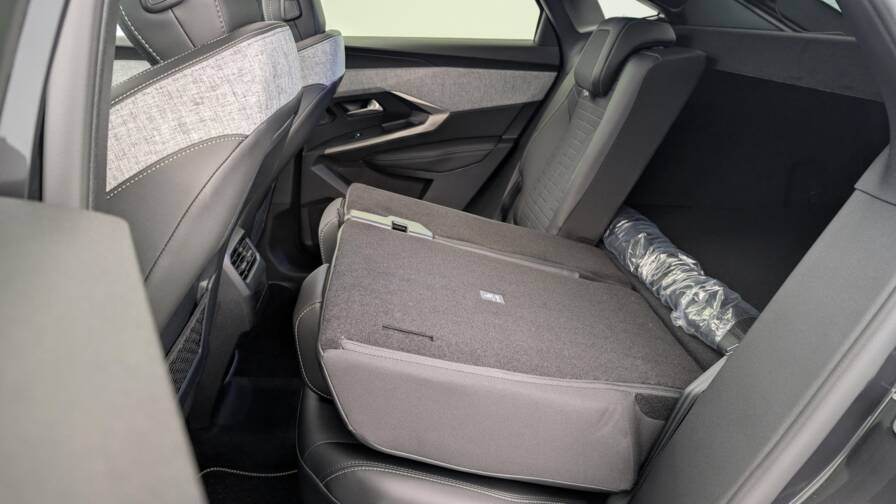 Mandataire Automobile neuf, recherche de Peugeot 3008-hybrid-145-e-dcs6-gt - E-Motors