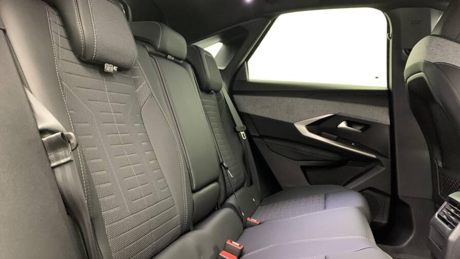 Mandataire Automobile neuf, recherche de Peugeot 3008-hybrid-145-e-dcs6-gt - E-Motors