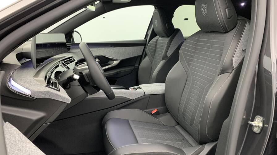 Mandataire Automobile neuf, recherche de Peugeot 3008-hybrid-145-e-dcs6-gt - E-Motors