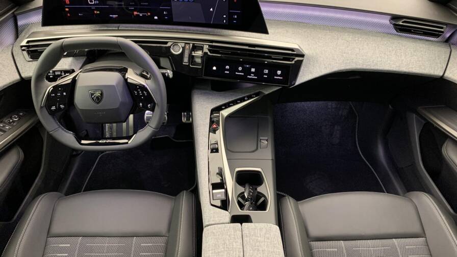 Mandataire Automobile neuf, recherche de Peugeot 3008-hybrid-145-e-dcs6-gt - E-Motors