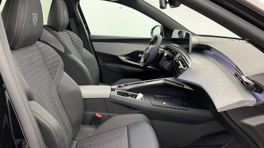 Mandataire Automobile neuf, recherche de Peugeot 3008-hybrid-145-e-dcs6-gt - E-Motors