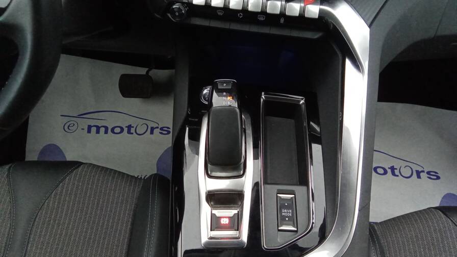 Mandataire Automobile occasion, recherche de Peugeot 3008-hybrid-225-e-eat8-allure - E-Motors