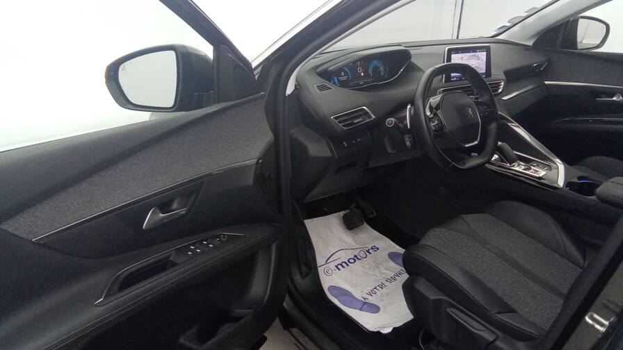 Mandataire Automobile occasion, recherche de Peugeot 3008-hybrid-225-e-eat8-allure - E-Motors