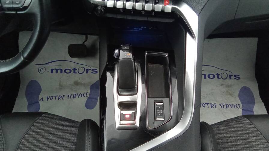Mandataire Automobile occasion, recherche de Peugeot 3008-hybrid-225-e-eat8-allure - E-Motors