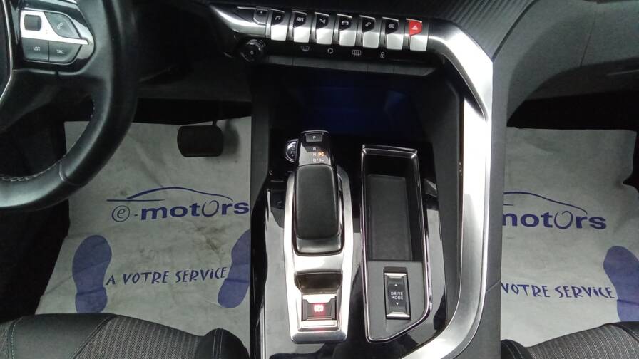 Mandataire Automobile occasion, recherche de Peugeot 3008-hybrid-225-e-eat8-allure - E-Motors