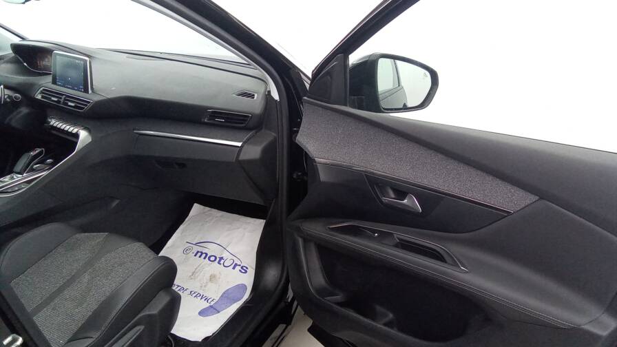 Mandataire Automobile occasion, recherche de Peugeot 3008-hybrid-225-e-eat8-allure - E-Motors