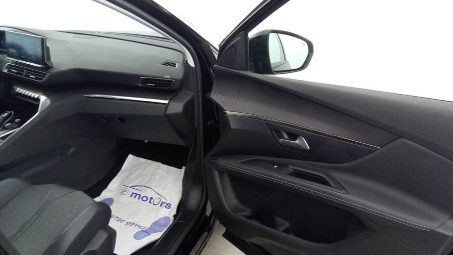 Mandataire Automobile occasion, recherche de Peugeot 3008-hybrid-225-e-eat8-allure - E-Motors