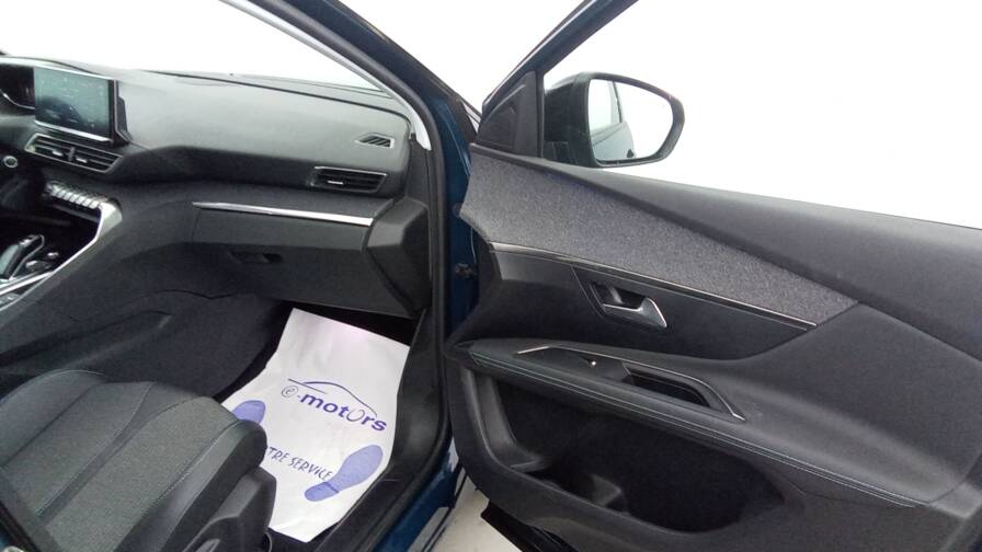 Mandataire Automobile occasion, recherche de Peugeot 3008-hybrid-225-e-eat8-allure-pack - E-Motors