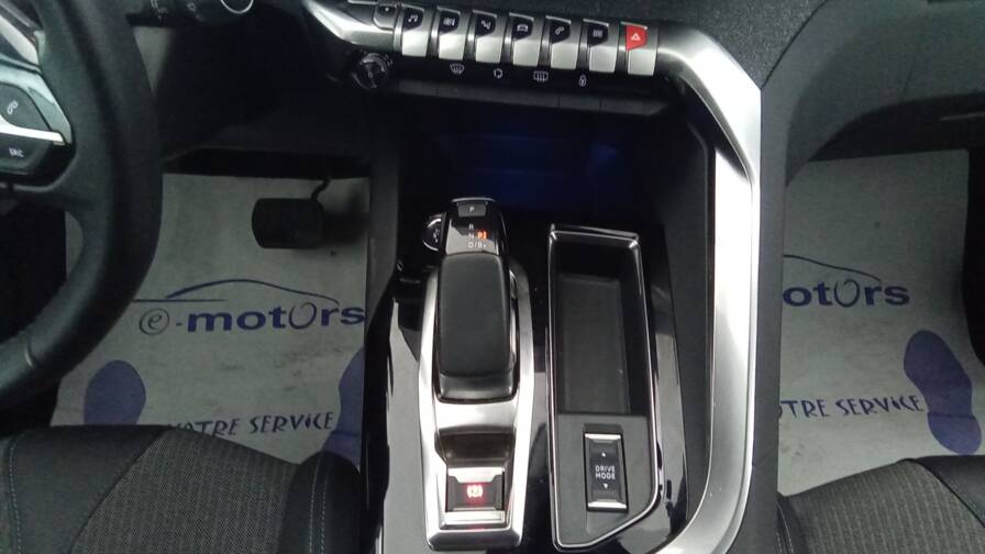 Mandataire Automobile occasion, recherche de Peugeot 3008-hybrid-225-e-eat8-allure-pack - E-Motors