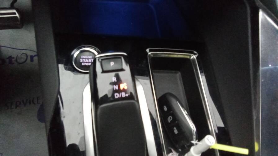 Mandataire Automobile occasion, recherche de Peugeot 3008-hybrid-225-e-eat8-gt-plus-cam-ra360 - E-Motors