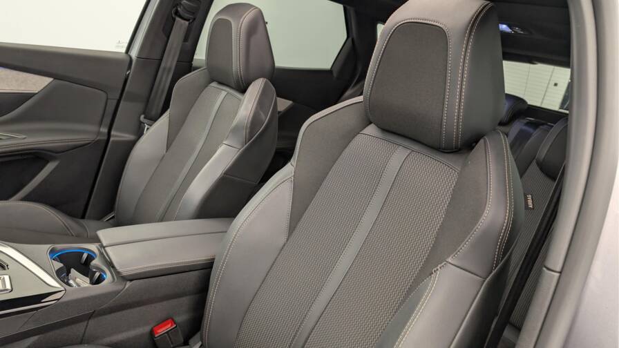 Mandataire Automobile occasion, recherche de Peugeot 3008-hybrid-225-e-eat8-gt - E-Motors