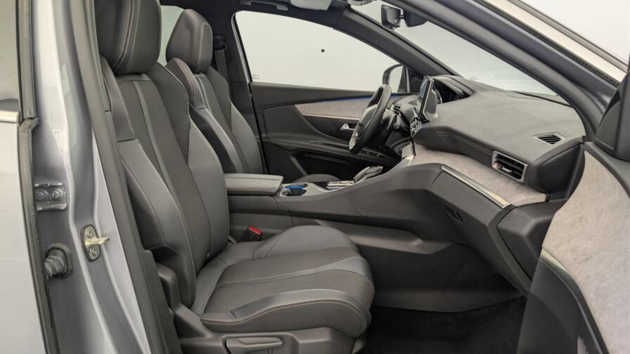 Mandataire Automobile occasion, recherche de Peugeot 3008-hybrid-225-e-eat8-gt - E-Motors