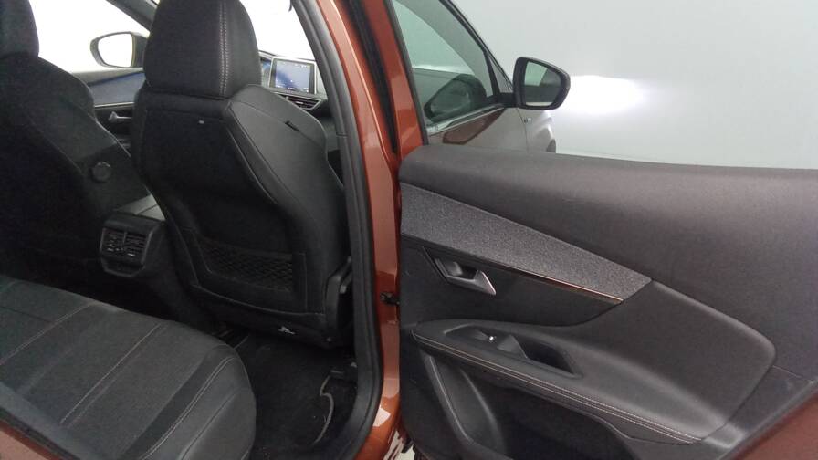 Mandataire Automobile occasion, recherche de Peugeot 3008-hybrid-225-e-eat8-gt-line-gps - E-Motors