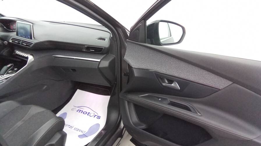 Mandataire Automobile occasion, recherche de Peugeot 3008-hybrid-225-e-eat8-gt-line - E-Motors