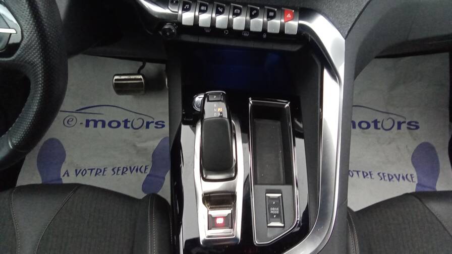 Mandataire Automobile occasion, recherche de Peugeot 3008-hybrid-225-e-eat8-gt-line - E-Motors