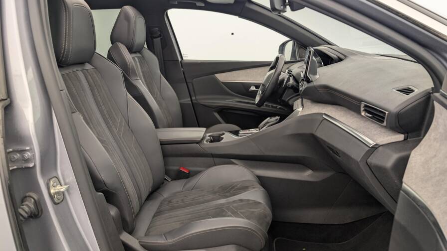 Mandataire Automobile occasion, recherche de Peugeot 3008-hybrid-225-e-eat8-gt-pack - E-Motors