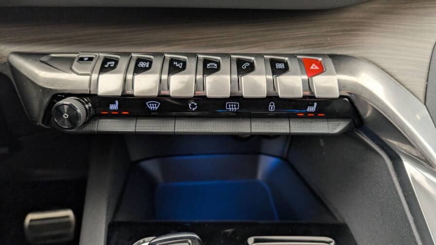 Mandataire Automobile occasion, recherche de Peugeot 3008-hybrid4-300-e-eat8-gt-pack - E-Motors