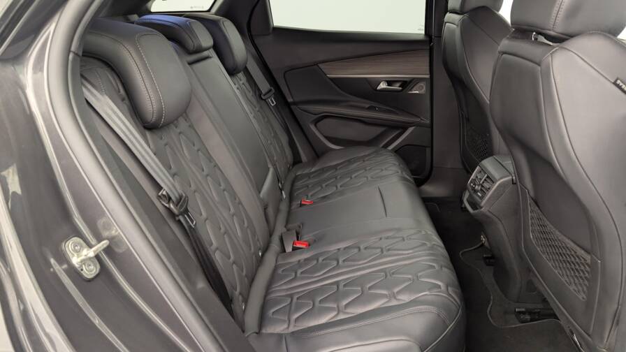 Mandataire Automobile occasion, recherche de Peugeot 3008-hybrid4-300-e-eat8-gt-pack - E-Motors