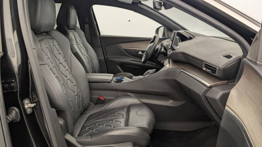 Mandataire Automobile occasion, recherche de Peugeot 3008-hybrid4-300-e-eat8-gt-pack - E-Motors