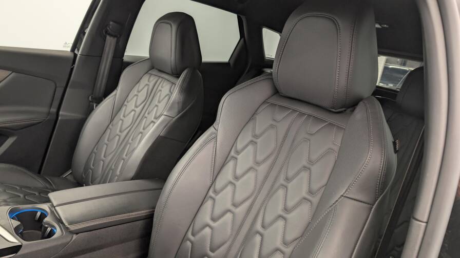 Mandataire Automobile occasion, recherche de Peugeot 3008-hybrid4-300-e-eat8-gt-pack - E-Motors