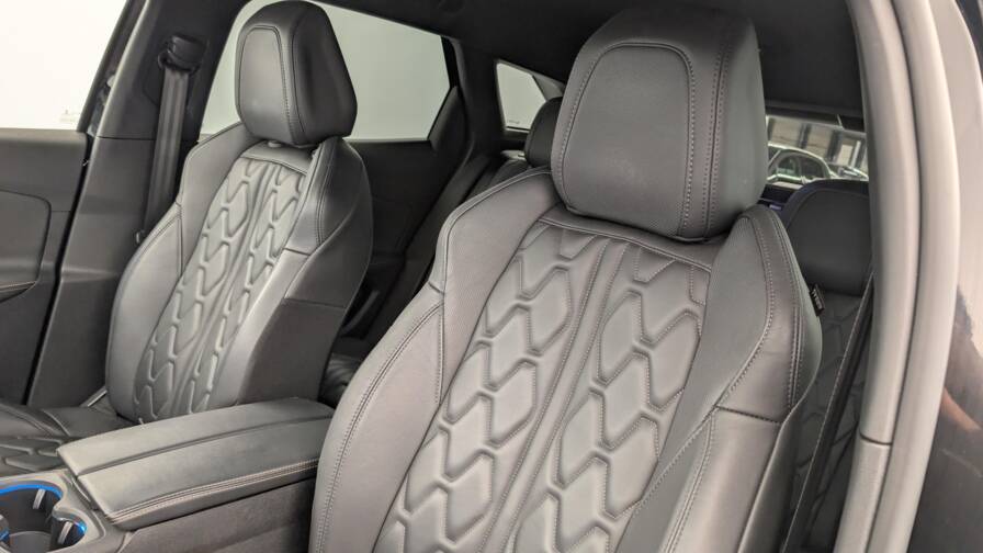 Mandataire Automobile occasion, recherche de Peugeot 3008-hybrid4-300-e-eat8-gt-pack - E-Motors