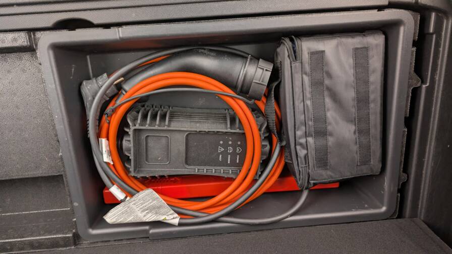 Mandataire Automobile occasion, recherche de Peugeot 3008-hybrid4-300-e-eat8-gt-pack - E-Motors