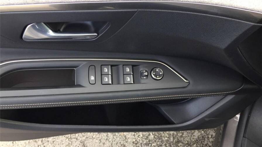 Mandataire Automobile occasion, recherche de Peugeot 3008-ii-hybrid4-300-e-eat8-gt - E-Motors