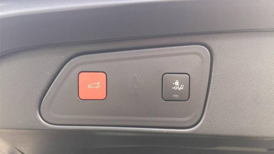 Mandataire Automobile occasion, recherche de Peugeot 3008-ii-hybrid4-300-e-eat8-gt - E-Motors