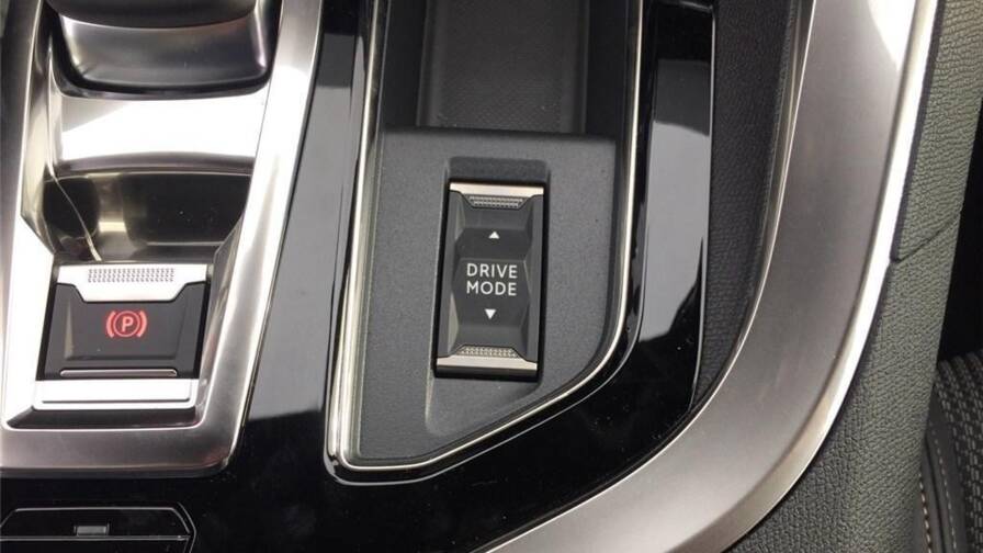 Mandataire Automobile occasion, recherche de Peugeot 3008-ii-hybrid4-300-e-eat8-gt - E-Motors