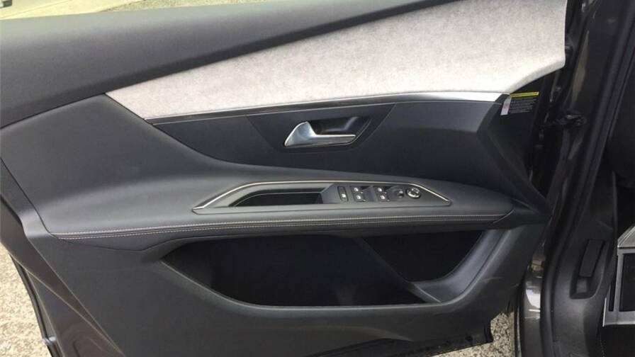 Mandataire Automobile occasion, recherche de Peugeot 3008-ii-hybrid4-300-e-eat8-gt - E-Motors