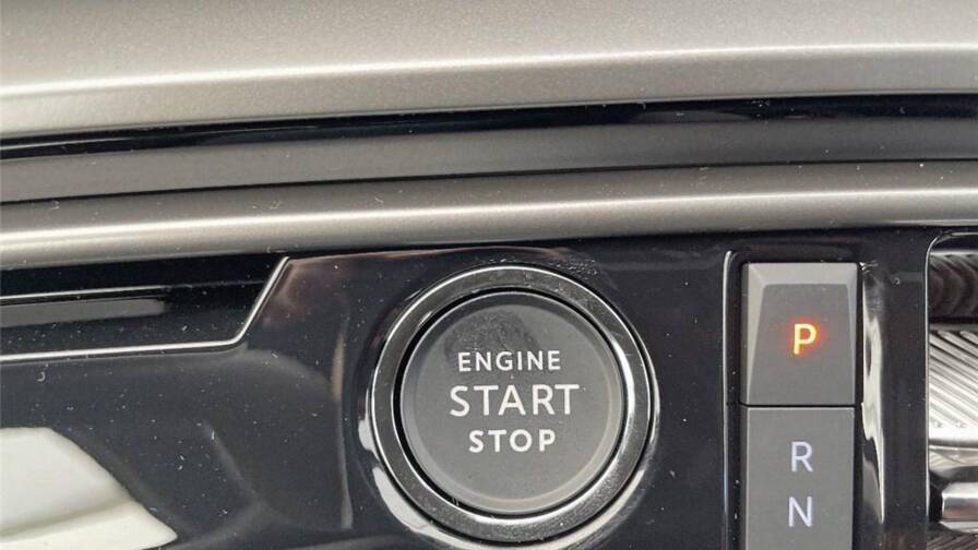 Mandataire Automobile occasion, recherche de Peugeot 3008-iii-hybrid-136-e-dcs6-allure - E-Motors