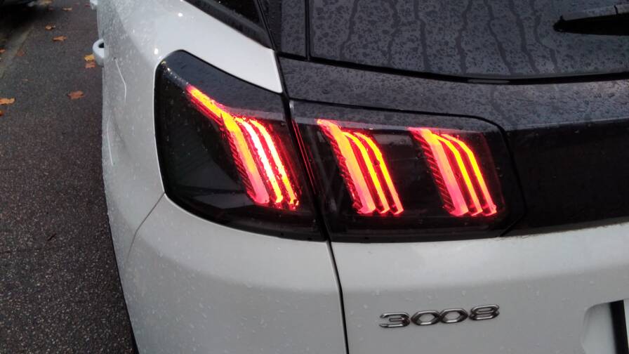 Mandataire Automobile occasion, recherche de Peugeot 3008-hybrid-225-e-eat8-allure-pack-plus-pack-city-2 - E-Motors