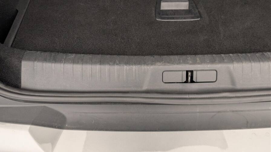 Mandataire Automobile occasion, recherche de Peugeot 3008-nouveau-hybrid-136-e-dcs6-allure - E-Motors